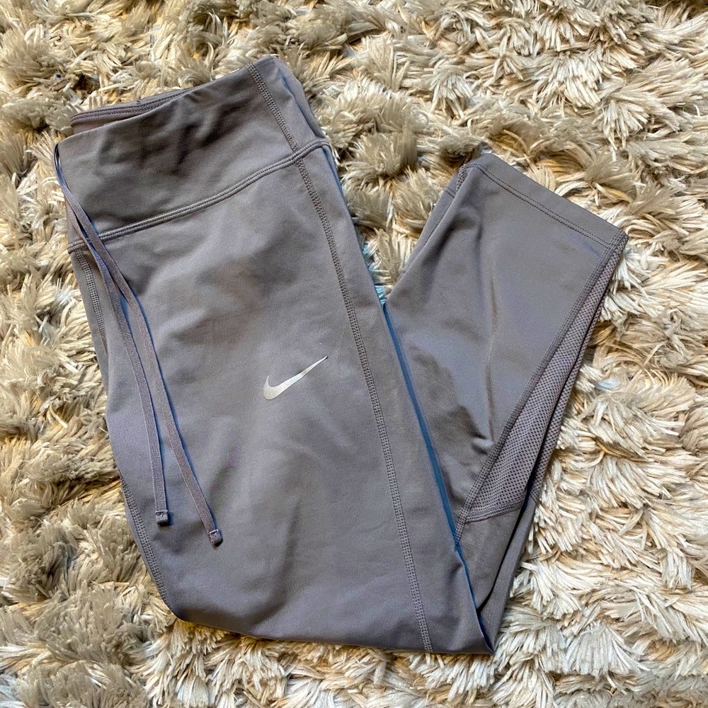NIKE Crop Running Leggings